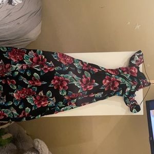 Floral Maxi dress. Lightly worn. Amazing condition.